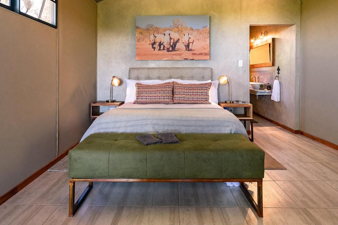 Kifaru Luxury Lodge Оутджо Екстериор снимка