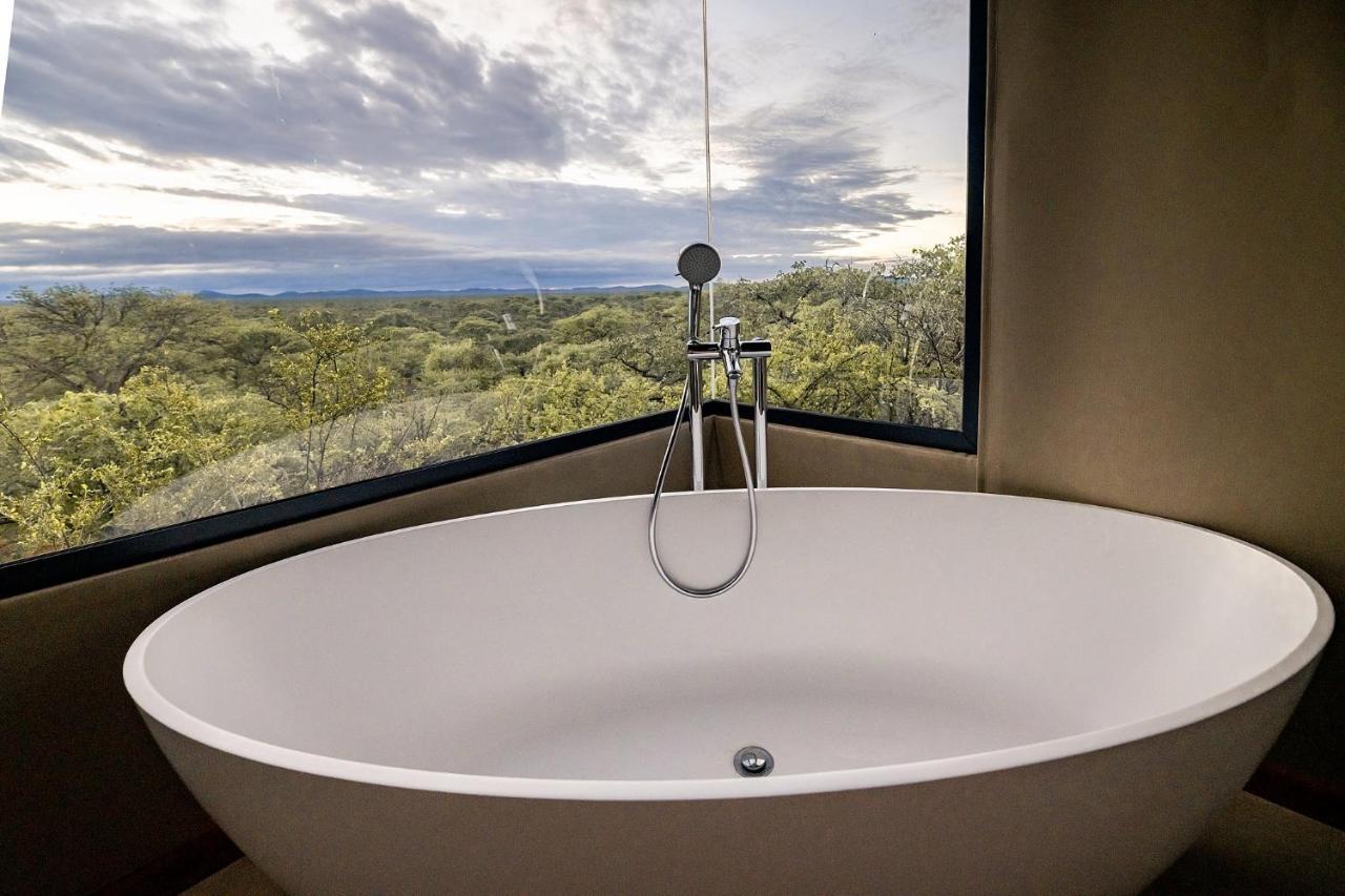 Kifaru Luxury Lodge Оутджо Екстериор снимка